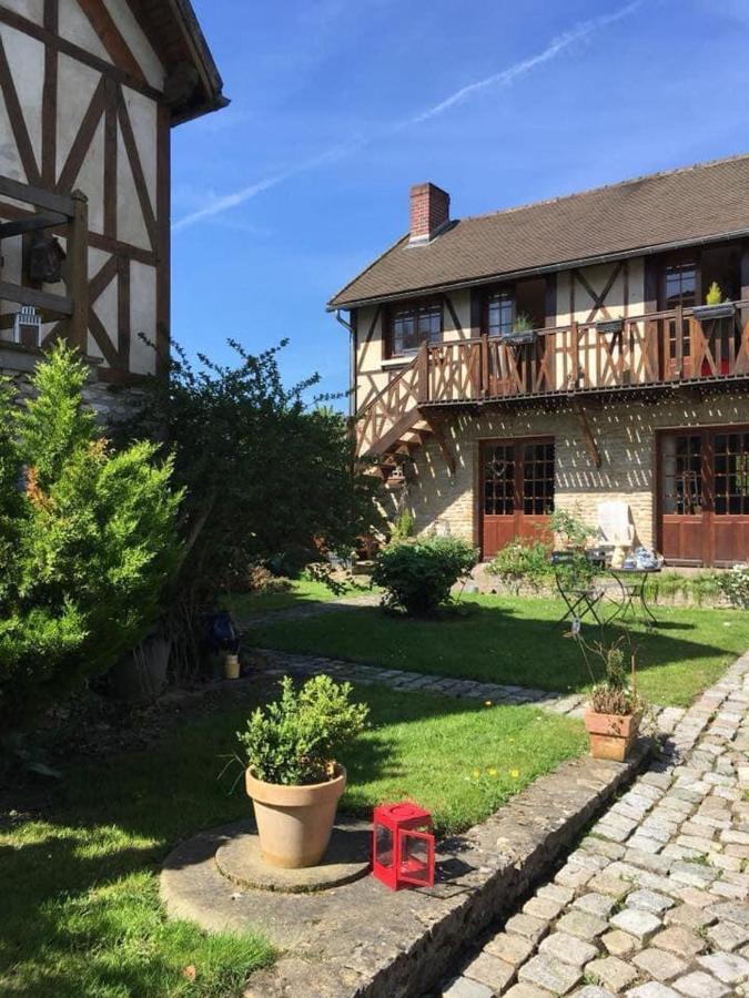 Au Fil De L'Eau & Gite "Le Jardin Du Moulin" Fourges Luaran gambar